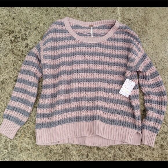 NWT FP At the Beach sweater. Size medium - Picture 3 of 4